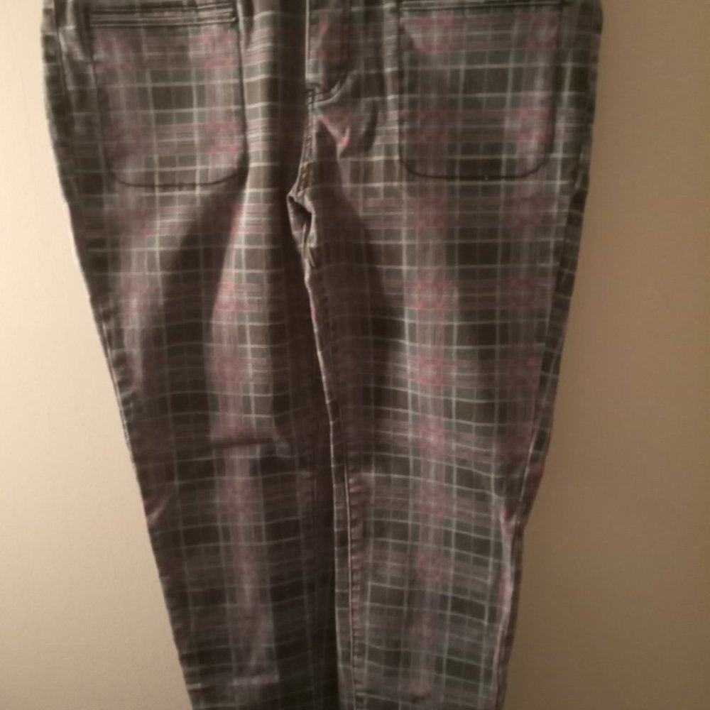 Multi-Color Jeans - Picture 7 of 8
